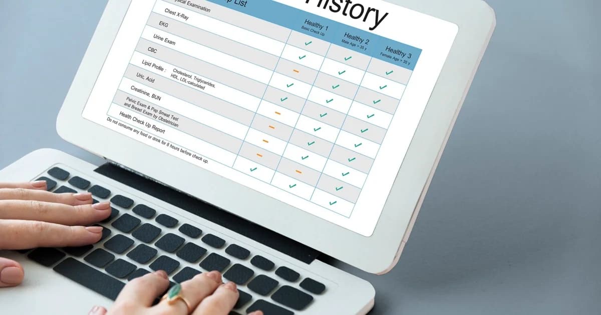 Contador montando DRE de clínica médica · PleniHub Contabilidade para Clínicas
