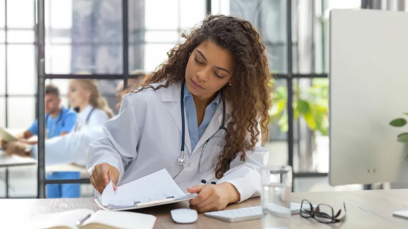 Como Organizar as Notas Fiscais da Clínica Médica em 2026